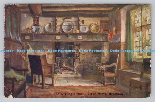 R807193 Broadway. Lygonarme. The Old Ingle Nook. S. B. Russell. W. und H. Smith