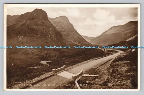 R808981 Die New Glen Coe Road am Pass von Glen Coe. J. B. Weiß. Dundee