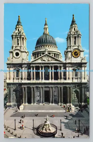 R805788 London. St. Paul Cathedral. John Hinde