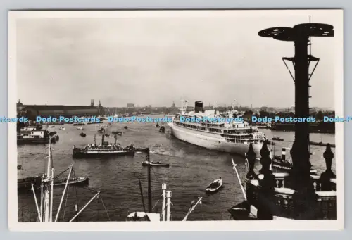 R807381 Amsterdam. Het IJ met m.s. Oranje. J. G. v. Agtmaal. RP