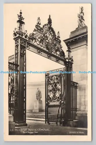 R805812 Palace of Holyroodhouse. Eingangstor Nord. Arbeitsministerium. RP