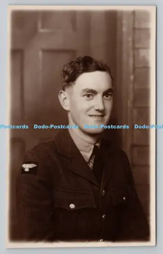 R809136 Mann in Uniform. Karte