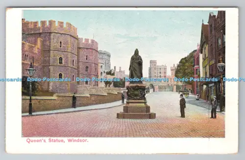 R805843 Windsor. Königin Statue. Postkarte