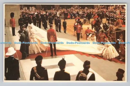 R807521 Die Braut verlässt die gläserne Kutsche. Prescott Tonabnehmer. Allscott. Telford. Sa