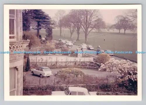R811300 Blick auf die Straße. Autos. Parken. Ausstellung Bristol