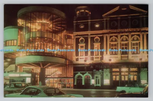 R811303 Williamson Square. The Playhouse Theatre and Restaurant. Die Stadt Liv