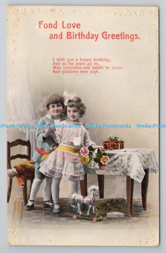 R805946 Liebe und Geburtstagsgrüße. Kinder am Tisch. Spielzeug