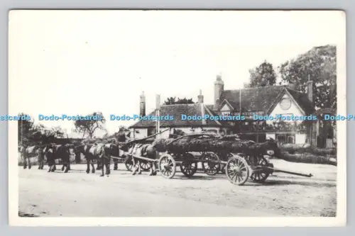 R811400 Wormley High Road. um 1904. Zeigt einen Pferdewagen aus Holz