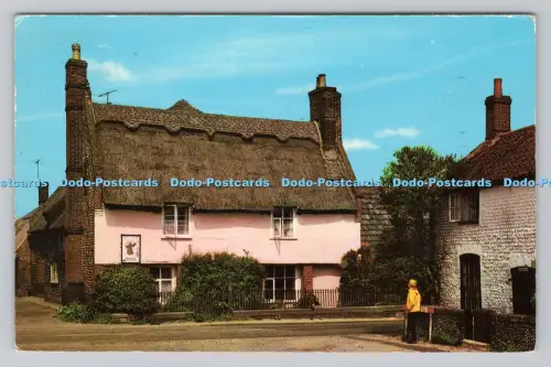 R811408 Bacton. Pilgerhaus. Abbey Corner