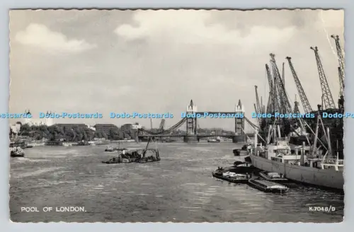 R806058 Pool of London. Valentinstag. Silveresque