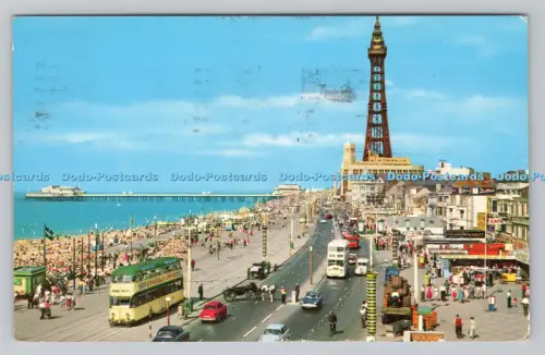R809459 Blackpool. Turm. Die Goldene Meile und der North Pier. John Hinde. London