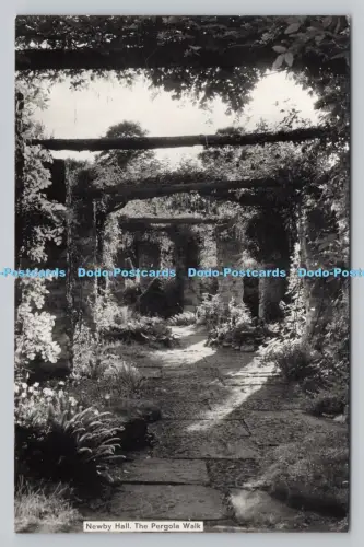 R809546 Newby Hall. Pergola Walk. RP