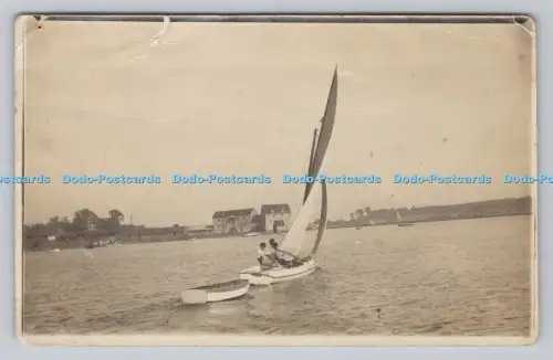 R809728 Boote im Meer. Postkarte