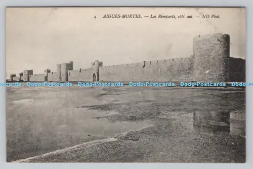 R808028 Aigues Mortes. Les Remparts Cote Sud. ND. Foto