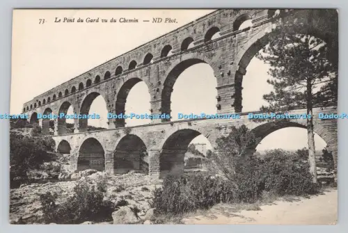 R808031 Le Pont du Gard vu du Chemin. ND. Foto