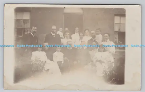 R808169 Personengruppe. im Garten. 1909