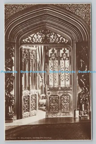 R810150 Taymouth Castle. Eingang zum Ballsaal. RP