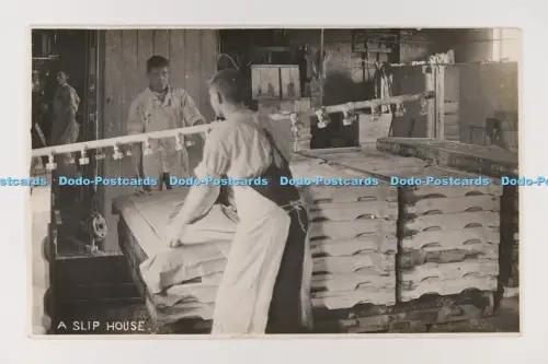 C032357 A Slip House Wm J B Blake Longton British Made