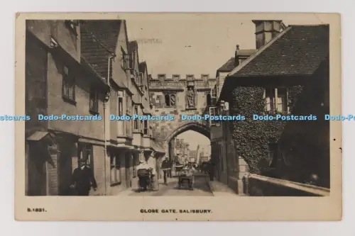 C032406 Salisbury Close Gate W H S Kingsway Echtfotoserie