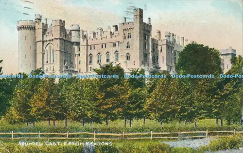 R029826 Schloss Arundel aus Wiesen 1945