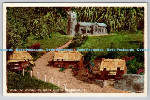 R814105 I W Blackgang Modell von Godshill Village and Church Nigh Echtfoto Postc