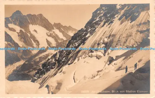 R505445 Jungfraubahn Blick von Bahnhof Eismeer Wehrli