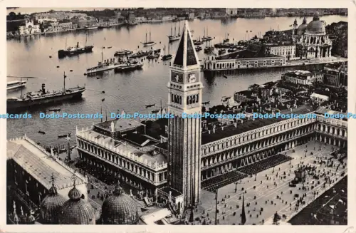 R507120 Venezia Panorama Markusplatz und Glockenturm A Scrocchi