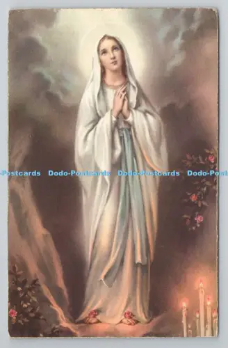 R800814 Frau im langen weißen Gewand