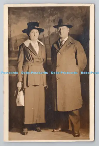 R800910 Mann und Frau Made in Canada