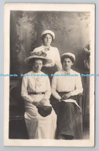 R800924 Three Women in the Room Bijou Studios Eastbourne Tunbridge Wells