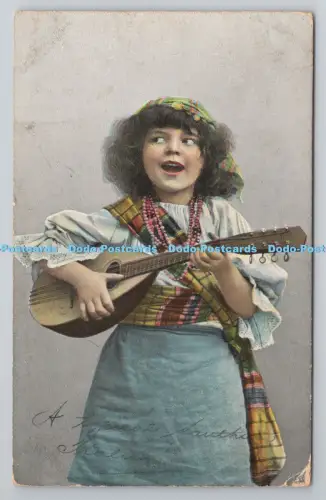 R801229 Mädchen mit Musikinstrument Dr. Trenkler