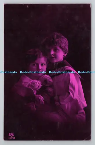 R801241 Kinder Mädchen Hold Flowers E A Schwerdtfeger London RP