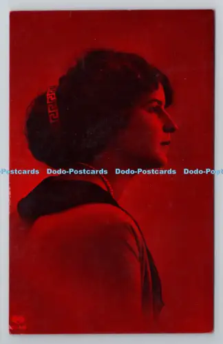 R801244 Frauenportrait E A Schwerdtfeger London RP