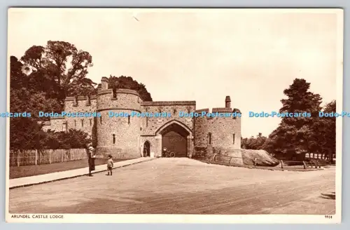 R814266 Arundel Castle Lodge S W Newton