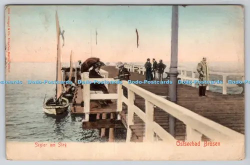 R814567 Segler am Steg Ostseebad Brosen 1905