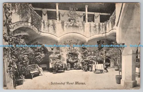 R814786 Schlosshof Vorst Meran B Johannes