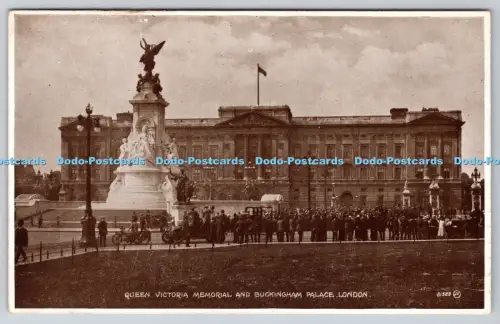 R814980 London Queen Victoria Memorial and Buckingham Palace Valentine Photo Bro