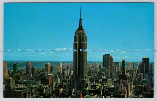 R815478 New York City Uptown Skyline zeigt Empire State Bldg und R C A Bldg Ma