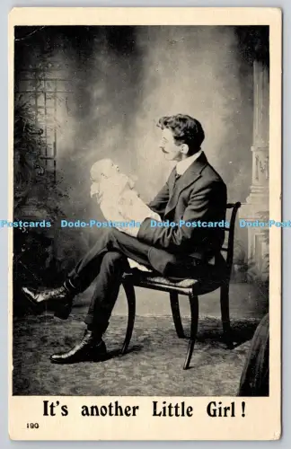 R815859 It s Another Little Girl Living Bilderserie