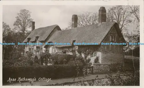 R025801 Anne Hathaways Cottage Harvey Barton