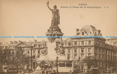 R027526 Paris Statue et Place de la Republique L D