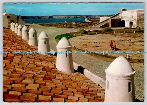 L347030 Sagres Algarve Portugal Typische Schornsteine der Algarve Ran Supercor