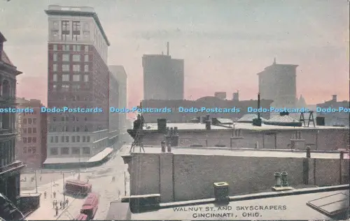 R036946 Nussbaum St. und Wolkenkratzer Cincinnati. Ohio. W. G. Macfarlane