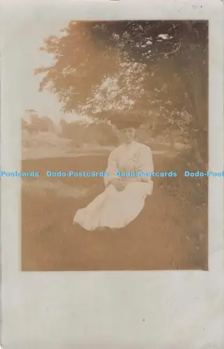 R041858 Alte AK Frau