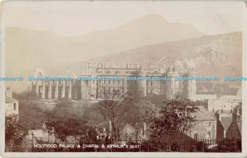 R042168 Holyrood Palace and Chapel and Arthurs Seat 1905