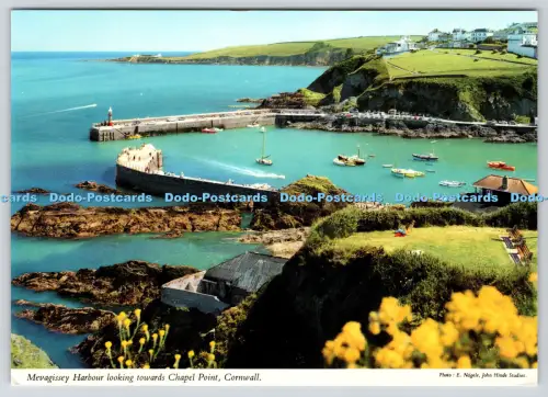 L357168 Cornwall Mevagissey Hafen mit Blick auf Chapel Point John Hinde E Na