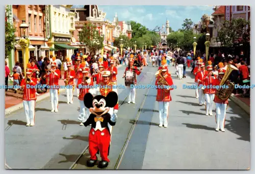 L360551 Leader of the Band Mickey Mouse Disneyland