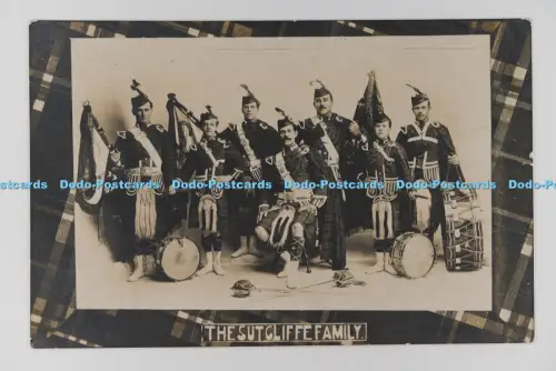 C032957 The Sutcliffe Family Music Band