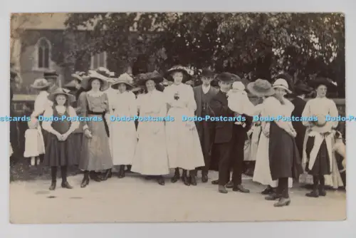 C032991 Tickton East Yorkshire Gruppe von Menschen Männer und Frauen