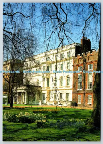 L361871 Clarence Haus aus dem Garten Mark Fiennes H M Queen Elizabeth II